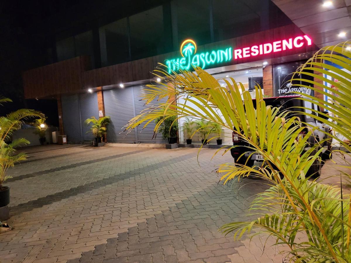 Thejaswini Residency Cheruvathur Nīleshwar Extérieur photo