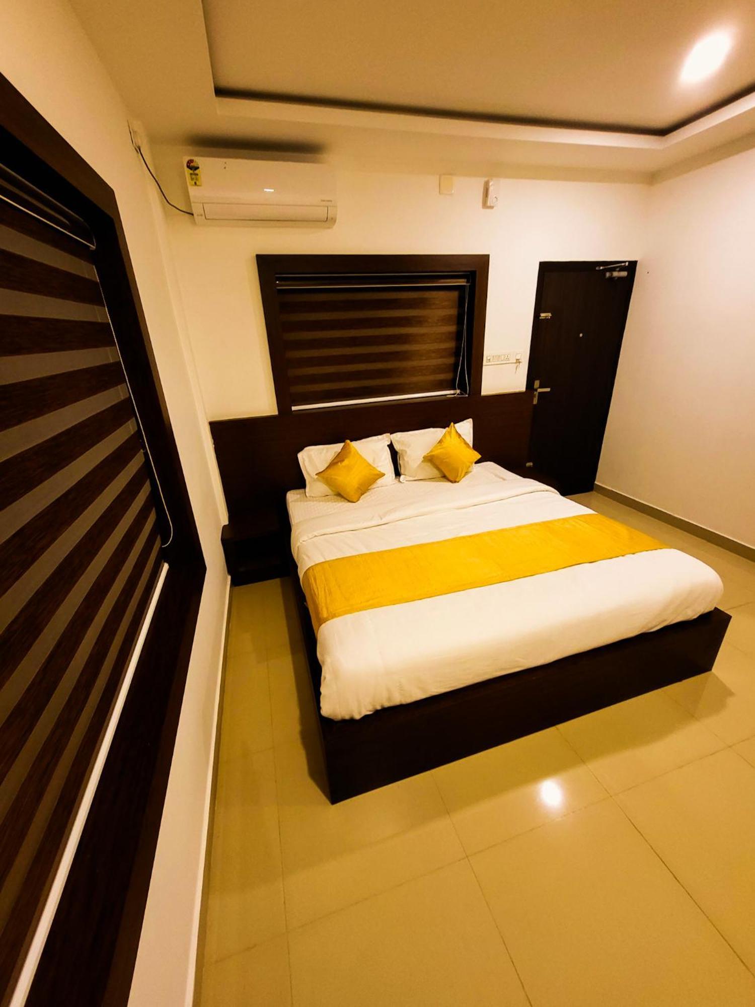 Thejaswini Residency Cheruvathur Nīleshwar Extérieur photo