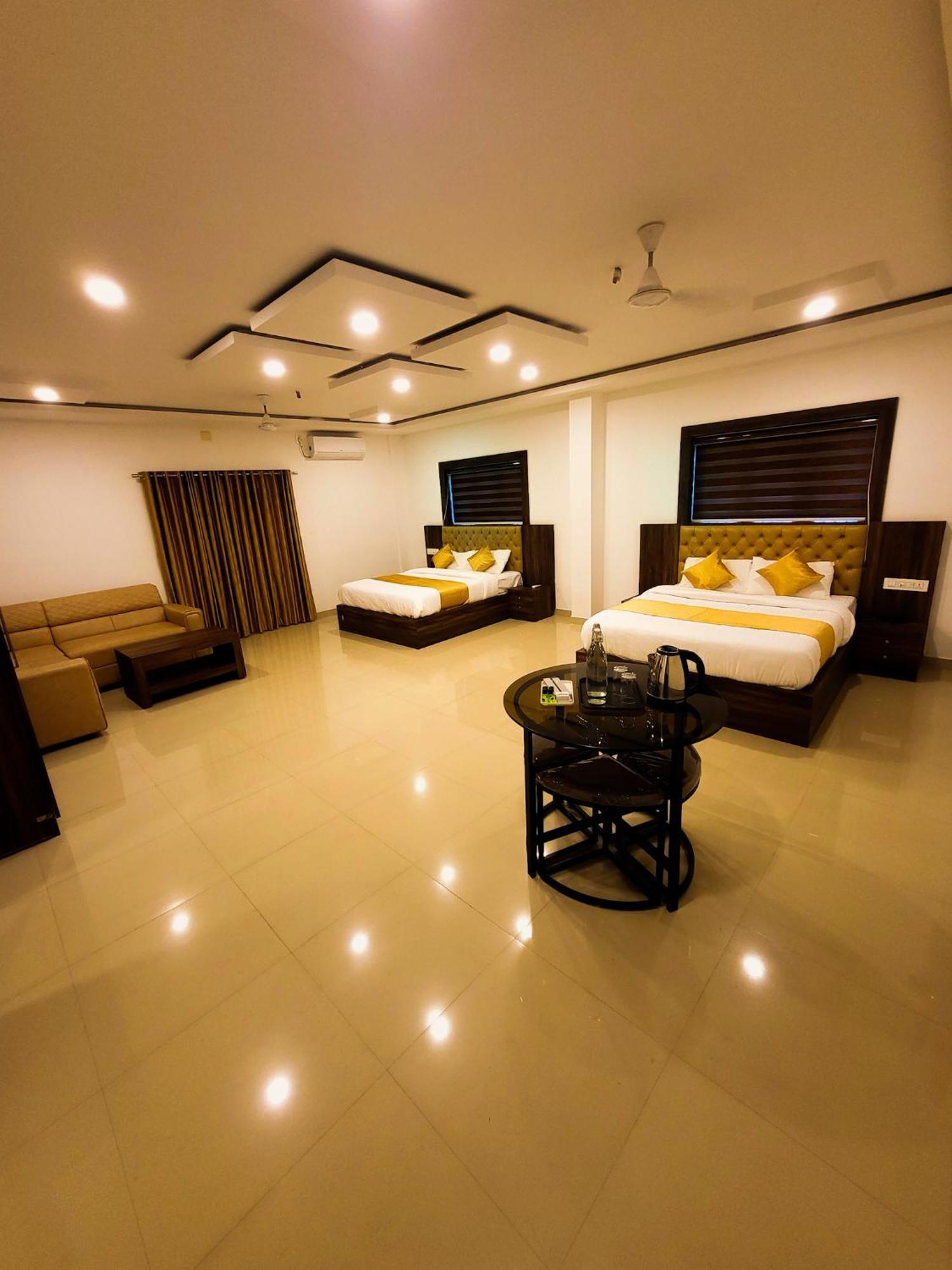 Thejaswini Residency Cheruvathur Nīleshwar Extérieur photo