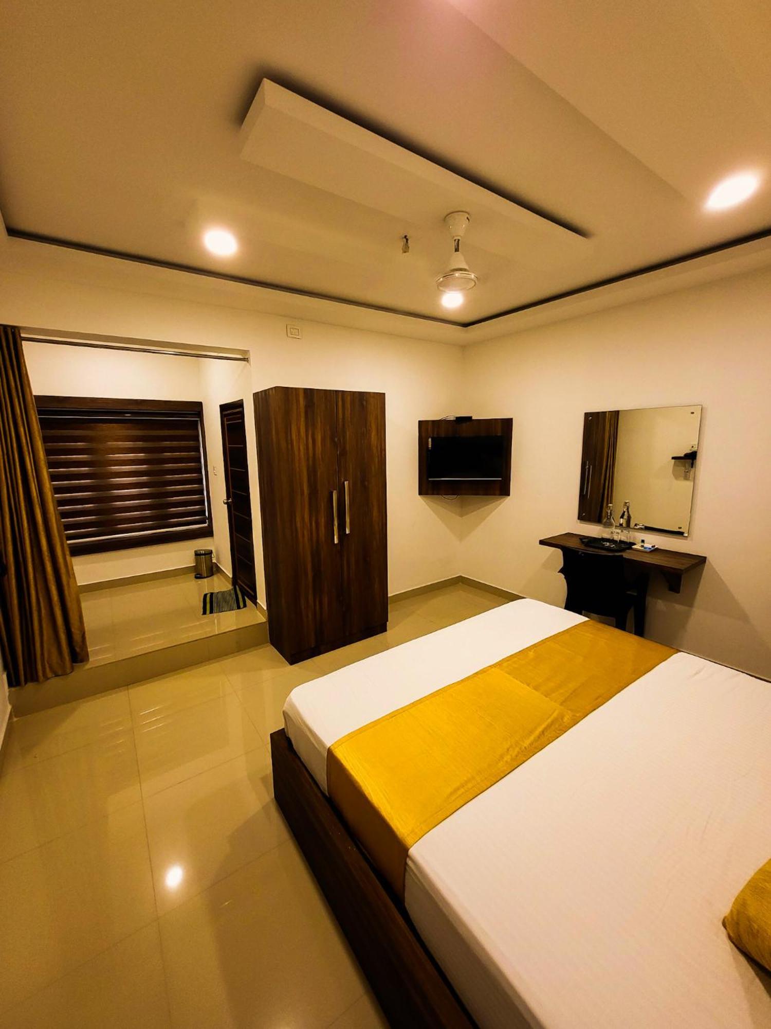 Thejaswini Residency Cheruvathur Nīleshwar Extérieur photo