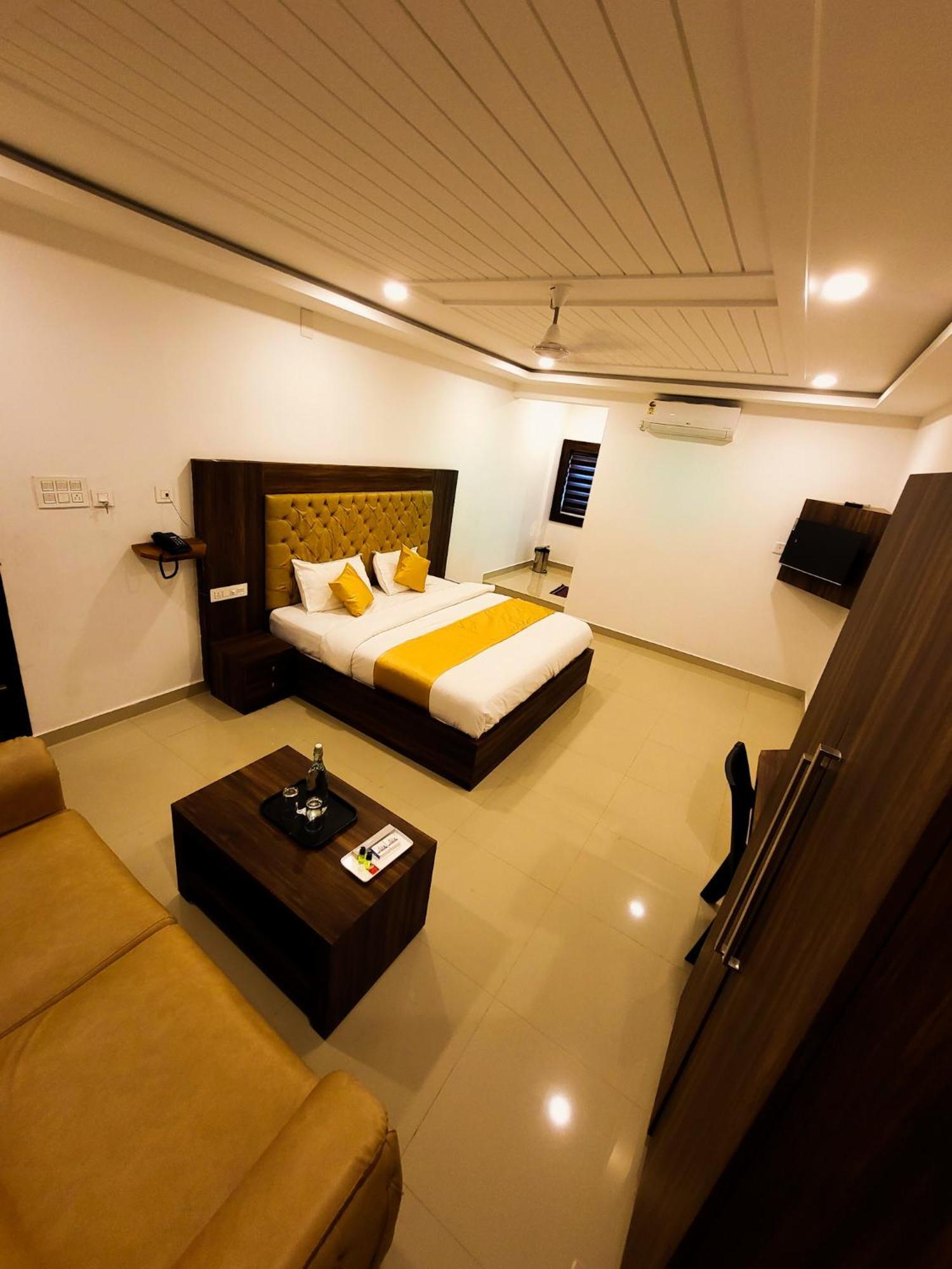 Thejaswini Residency Cheruvathur Nīleshwar Extérieur photo