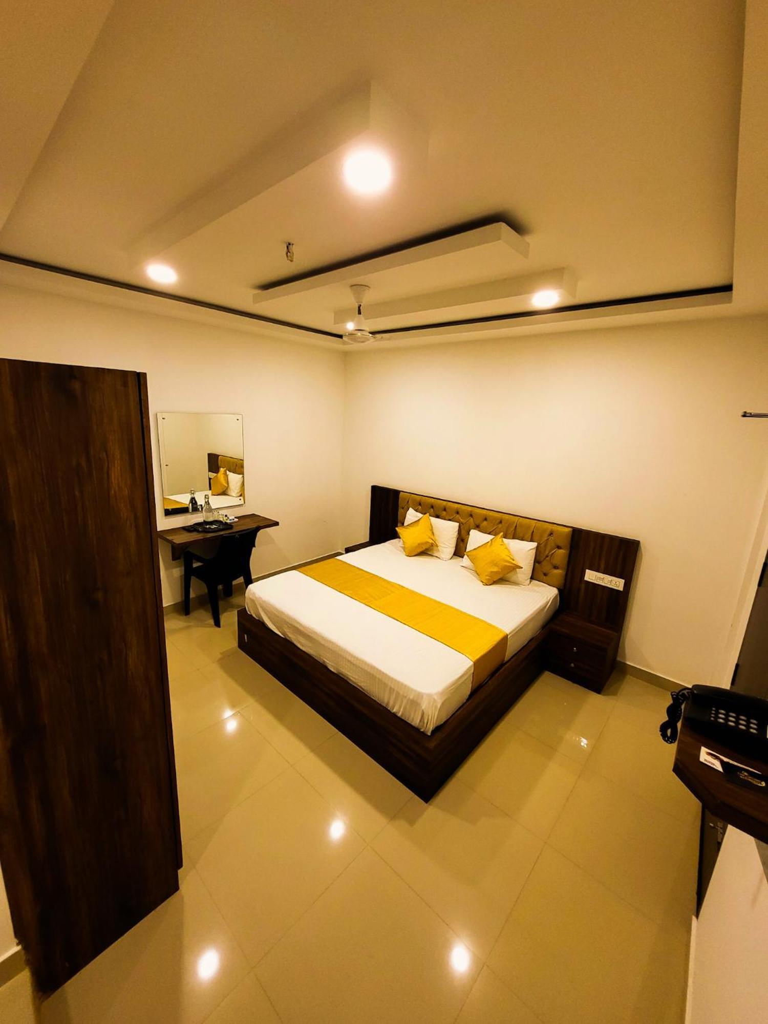 Thejaswini Residency Cheruvathur Nīleshwar Extérieur photo